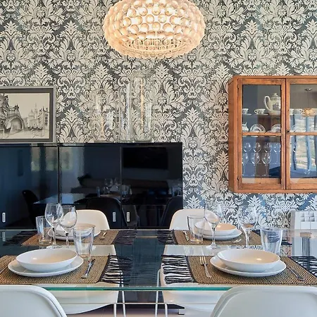Apartment Torre Real Luxury Near Trocadero Arena